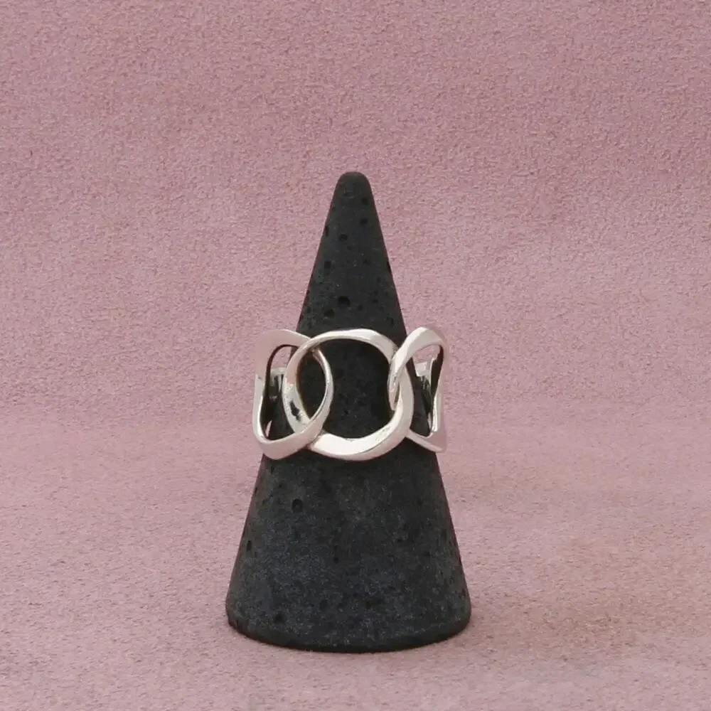 sterling silver linked circles ring size 7